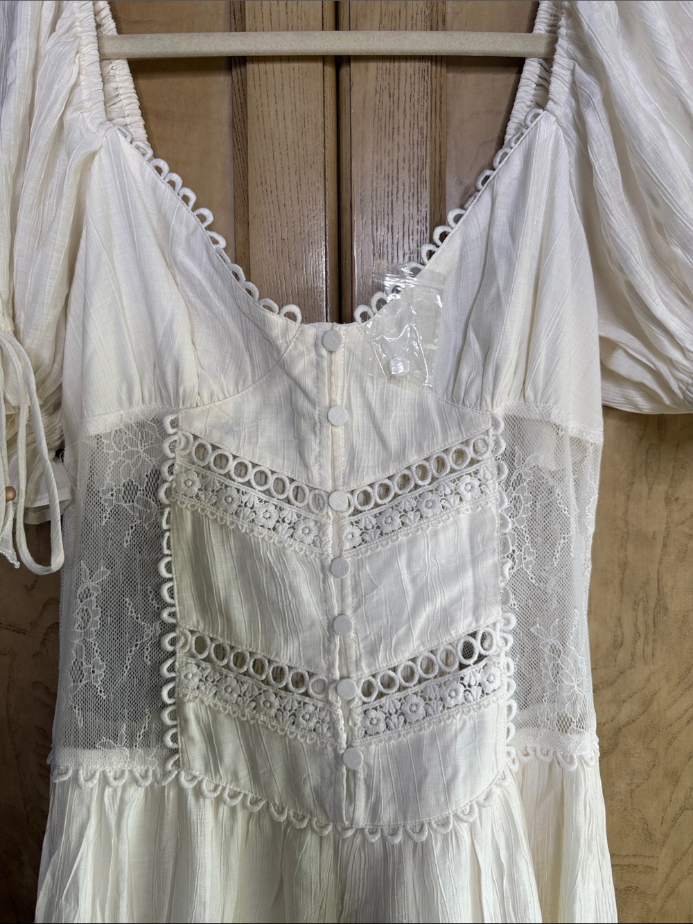 En Saison ☀️Peregrine White Lace-Trim Puff Sleeve Maxi Dress - Picture 5 of 11